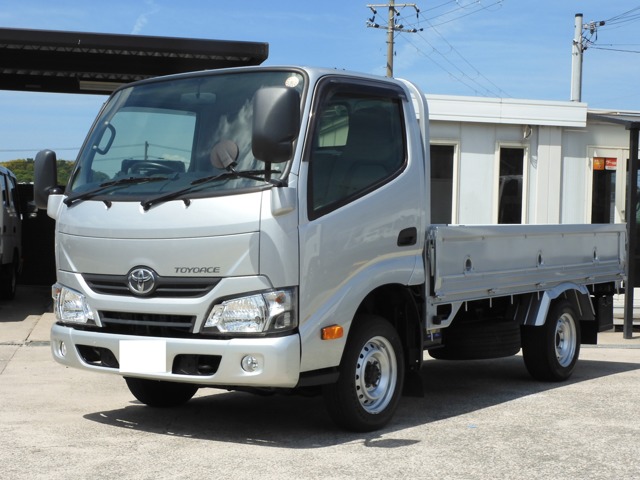 Toyota Toyoace 1