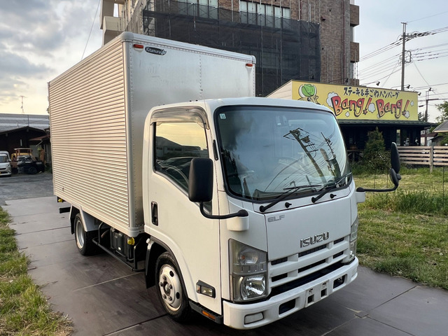 Isuzu Elf 1