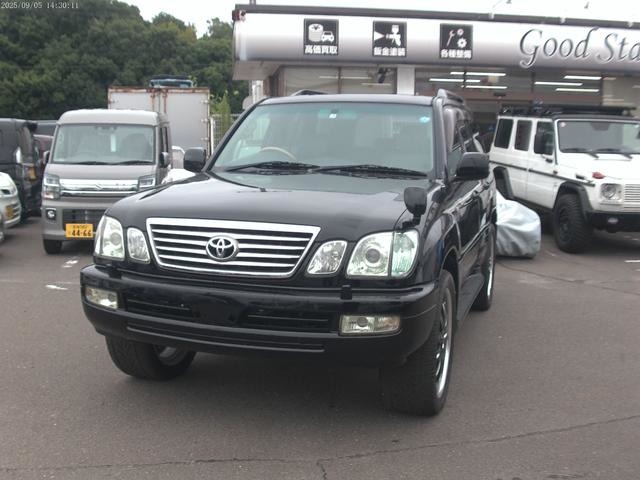 Toyota Land Cruiser 100 2