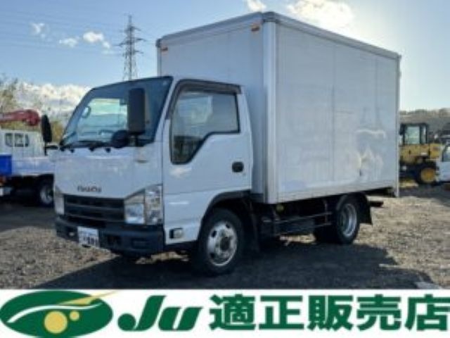 2011 Isuzu Elf