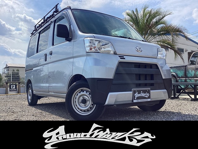 Daihatsu Hijet Cargo 1