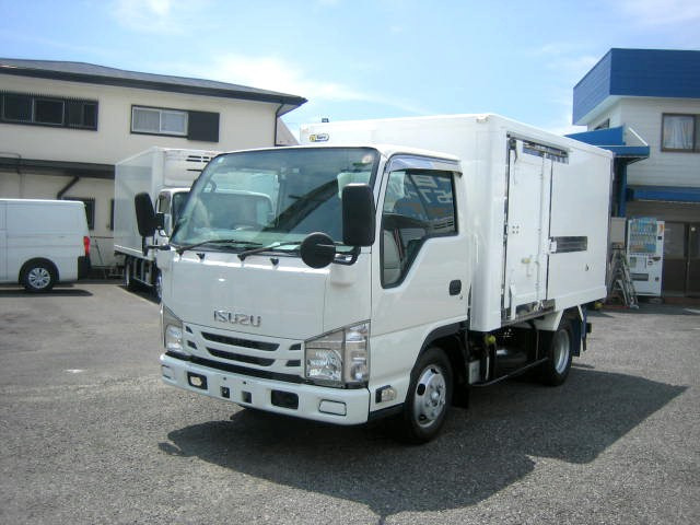 2018 Isuzu Elf
