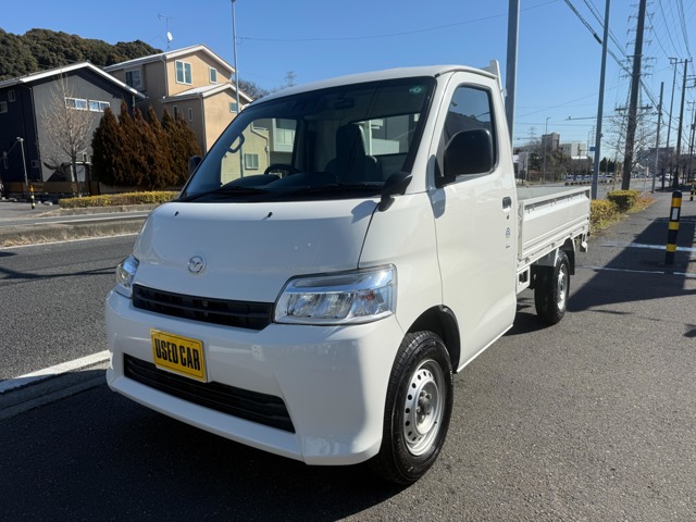 Mazda Bongo Truck 1