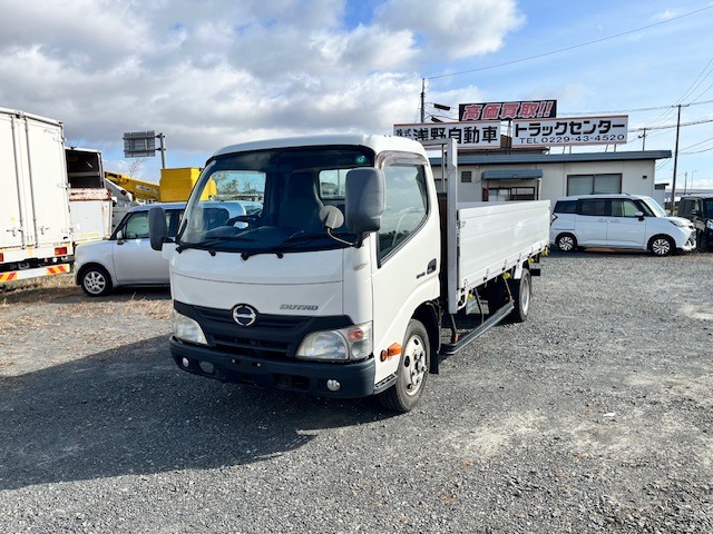 Hino Dutro 1