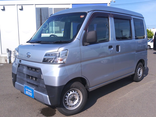Daihatsu Hijet Cargo 1