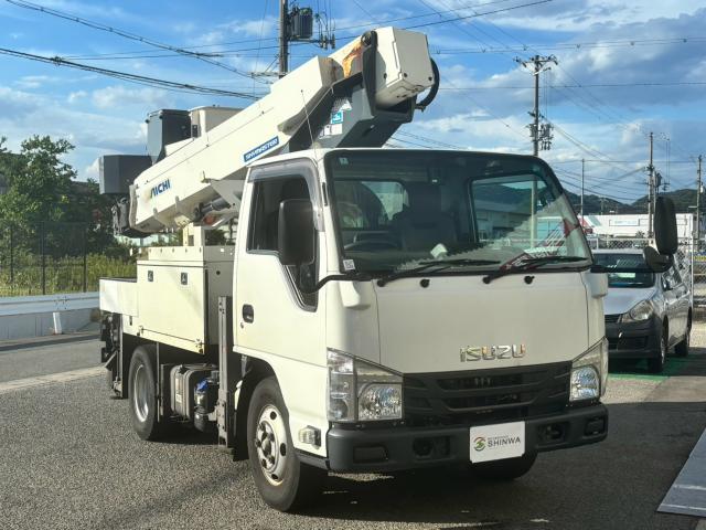2021 Isuzu Elf