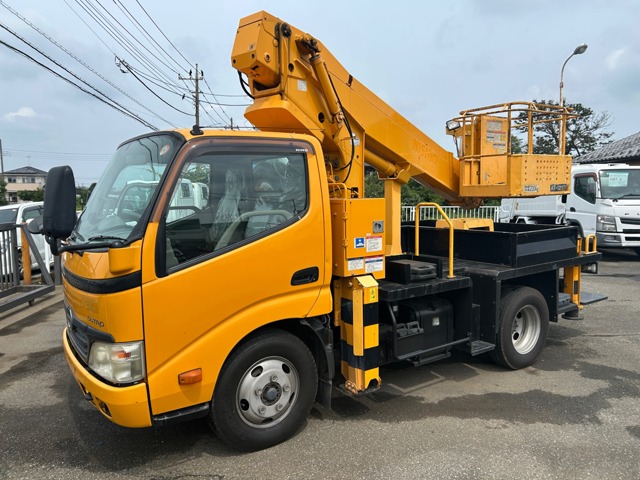 2011 Hino Dutro