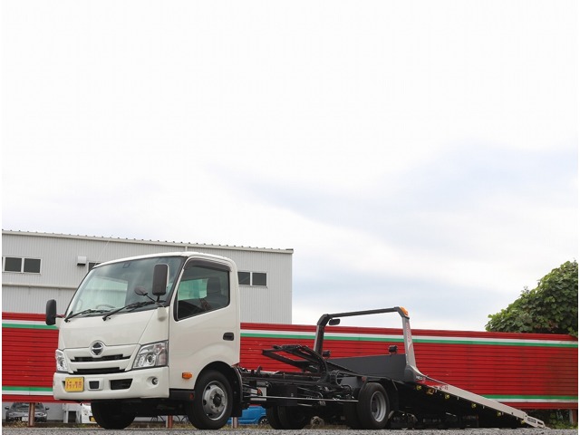 2023 Hino Dutro