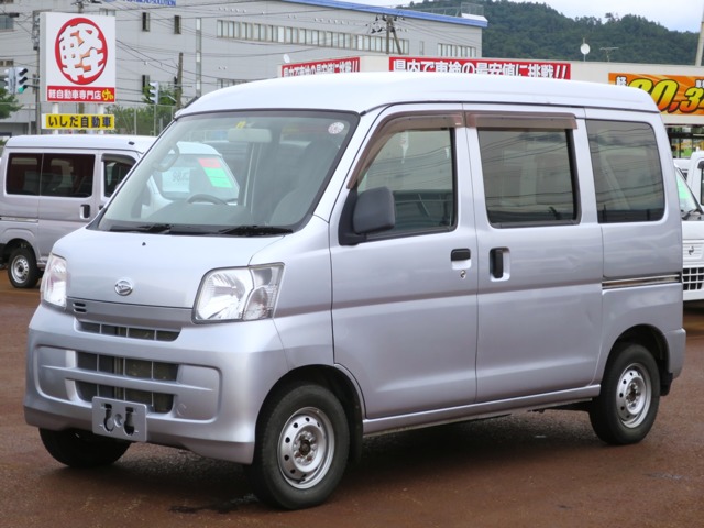 Daihatsu Hijet Cargo 1
