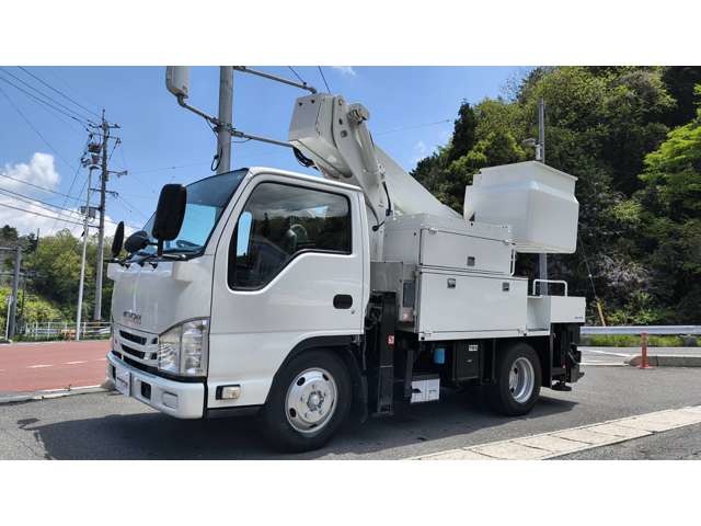 2012 Isuzu Elf