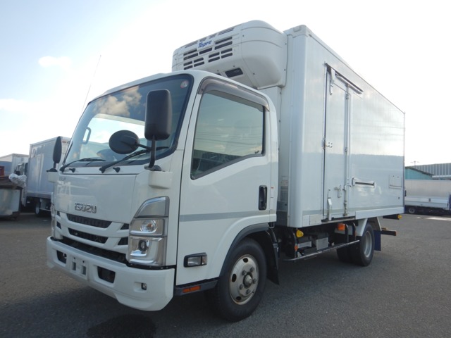 Isuzu Elf 1