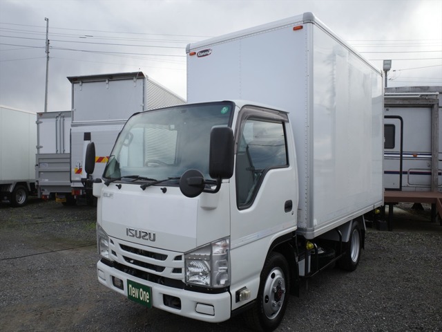 Isuzu Elf 1