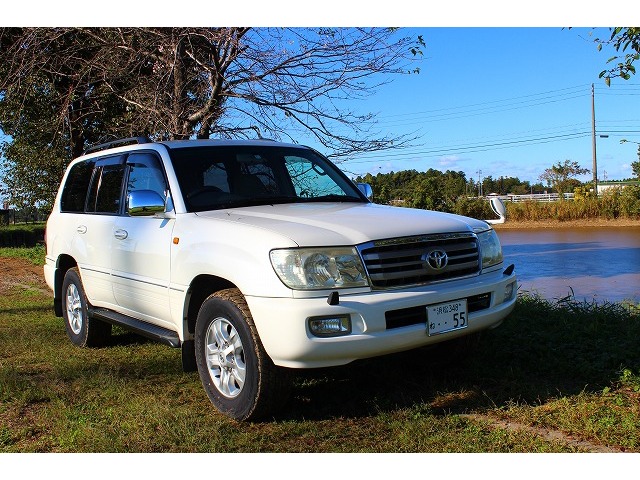 Toyota Land Cruiser 100 2
