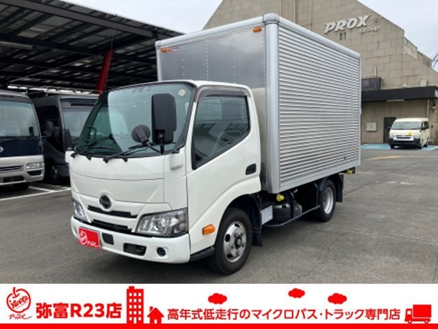 Hino Dutro 1