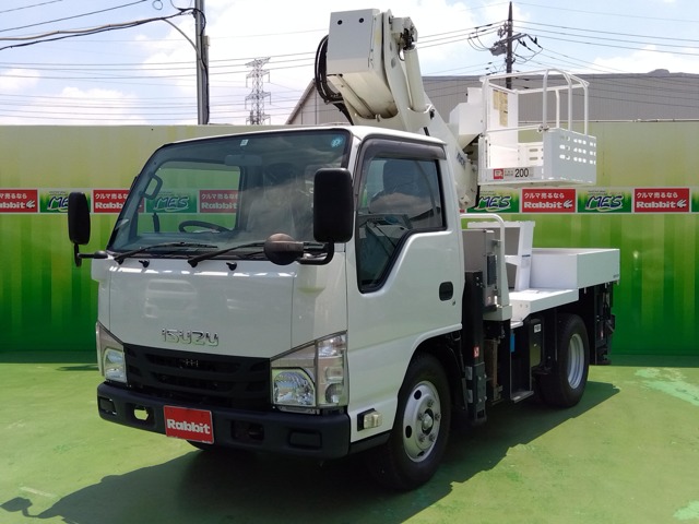 Isuzu Elf 1