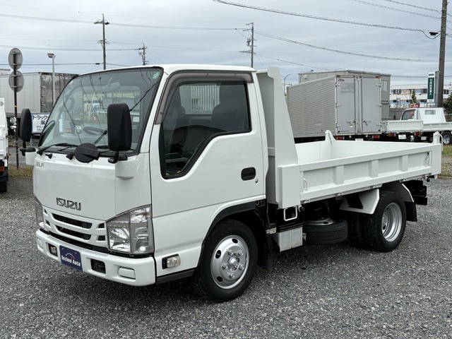 Isuzu Elf 1