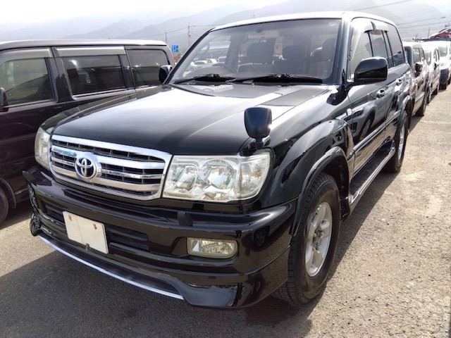 Toyota Land Cruiser 100 2