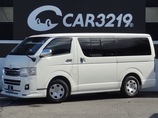 Toyota Hiace Van 1