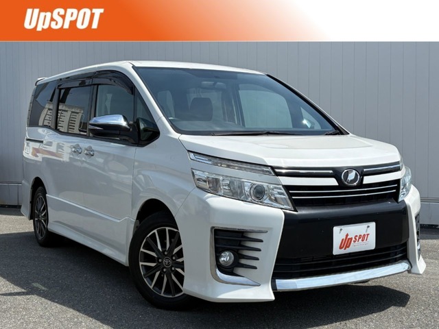 Toyota Voxy 1