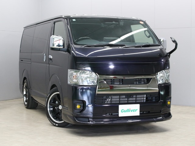 Toyota Hiace Van 1