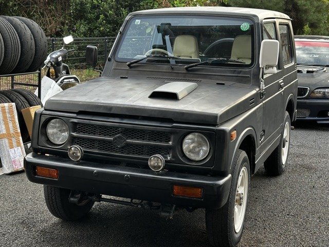 Suzuki Jimny 1