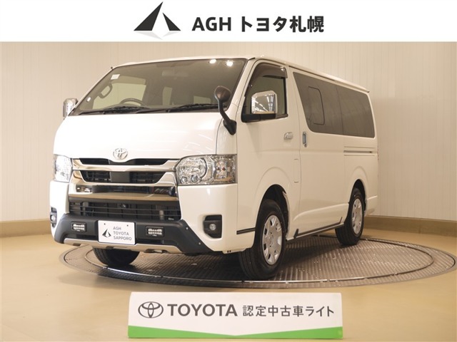 Toyota Hiace Van 1