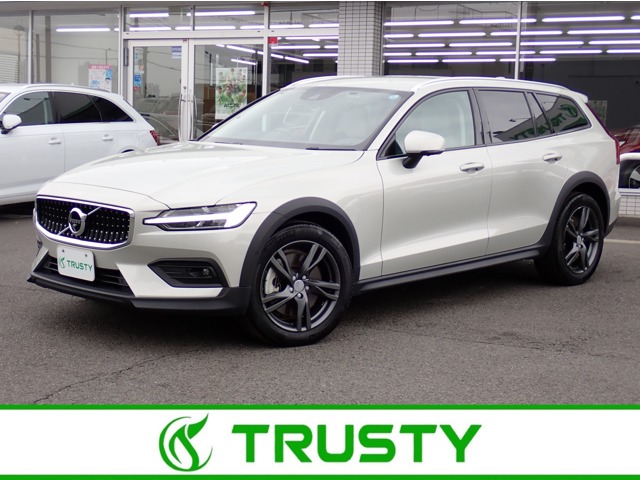 Volvo V60 Cross Country 1