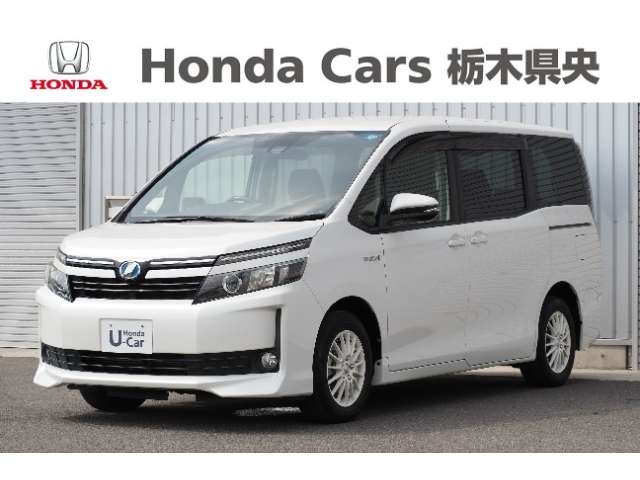 Toyota Voxy 1