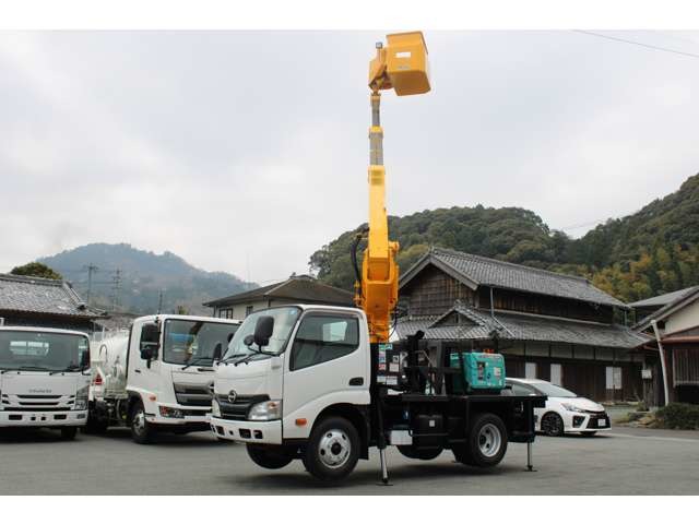 2012 Hino Dutro