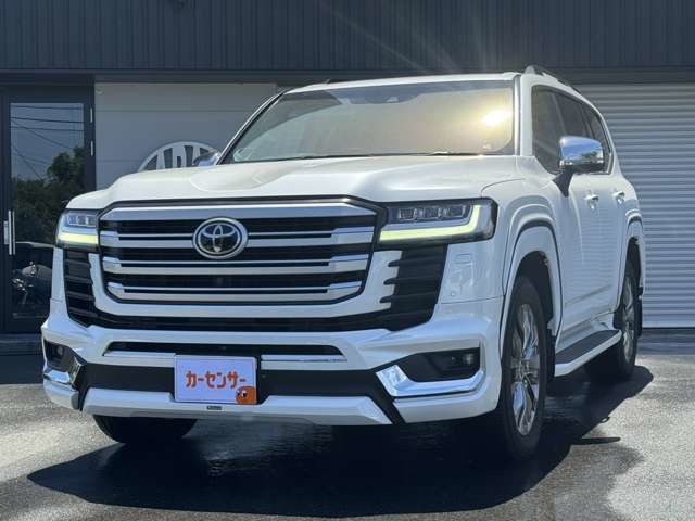 Toyota Land Cruiser 300 2