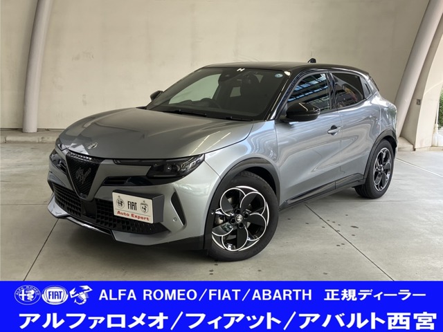Alfa Romeo Junior IBRIDA PREMIUM our demo car, ETC, driving recorder, Backup Camera, heated seats, rear power gate, LED headlights, Apple CarPlay and Android Auto compatible, Bluetooth compatible, mild hybrid
