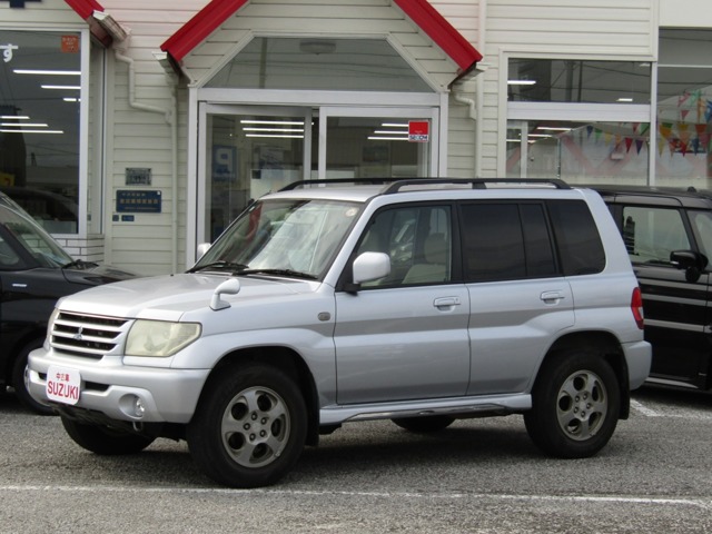 Mitsubishi Pajero iO 1