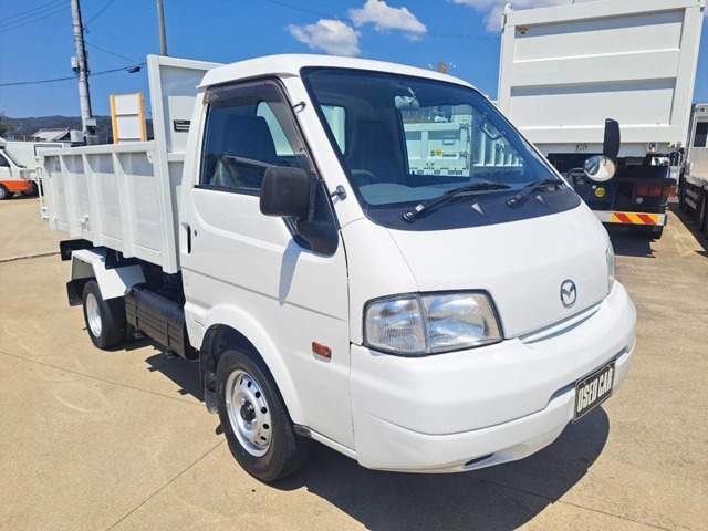 Mazda Bongo Truck 1