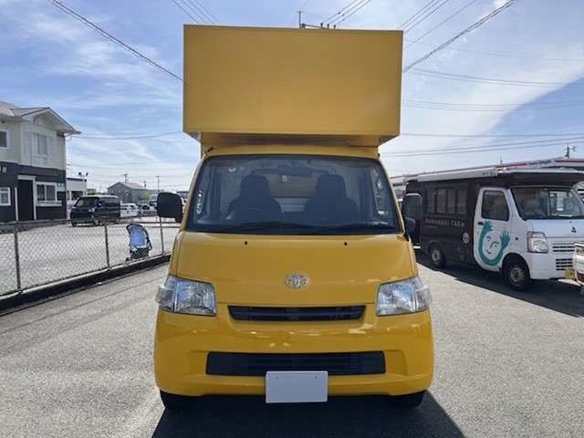 Toyota Light Ace Truck 1
