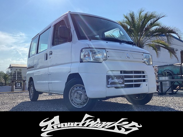 Mitsubishi Minicab Van 1