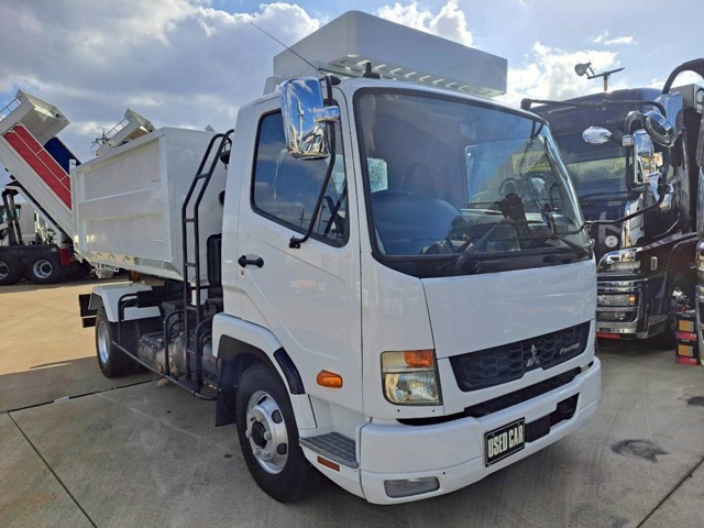 Mitsubishi Fuso Fighter 1