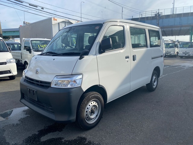 Toyota Town Ace Van 1