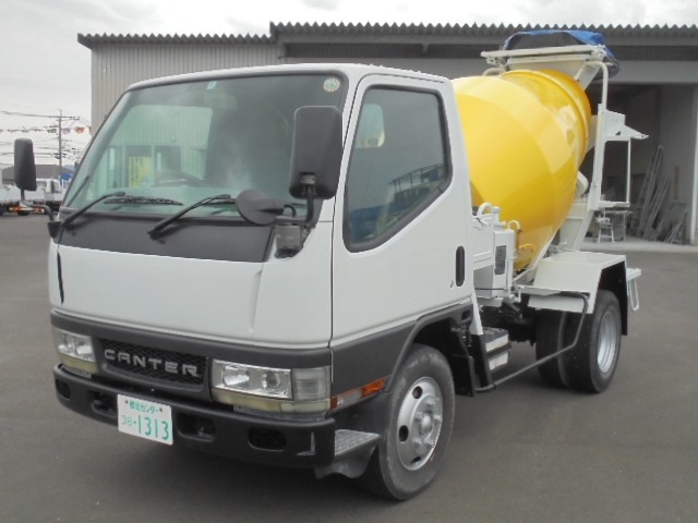 Mitsubishi Fuso Canter 1