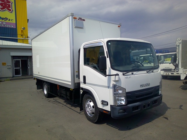 2018 Isuzu Elf