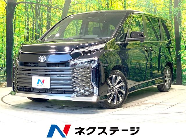 Toyota Voxy 1