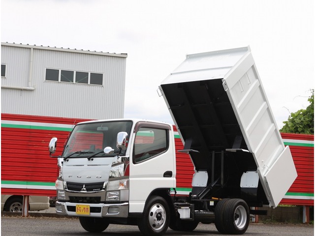 Mitsubishi Fuso Canter 1