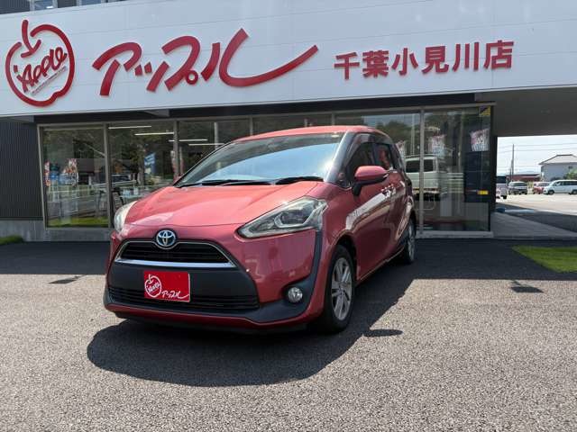 Toyota Sienta 1