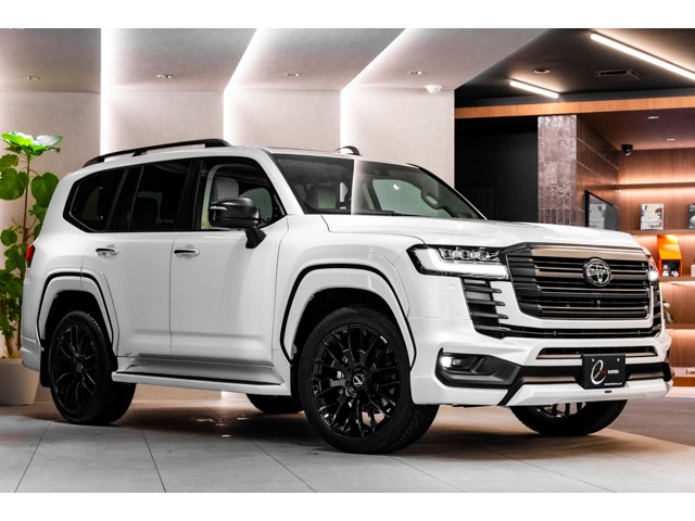 Toyota Land Cruiser 300 2