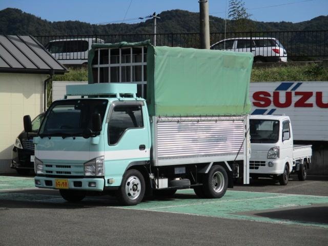 Isuzu Elf 1