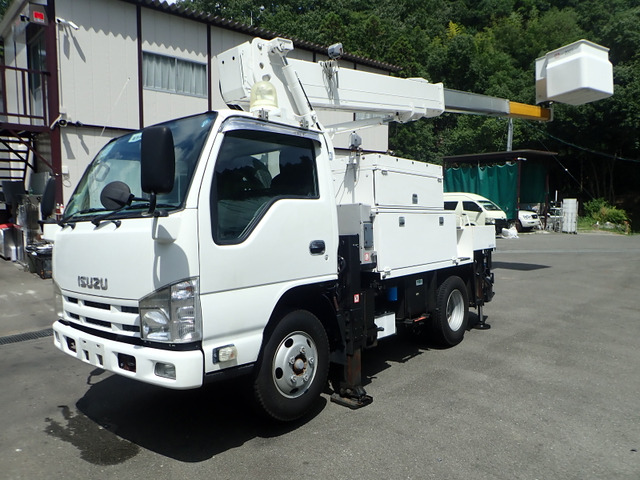 Isuzu Elf 1