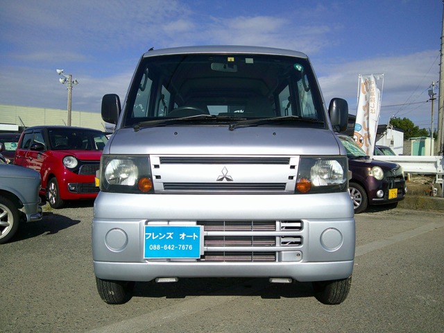 2011 Mitsubishi Minicab Van