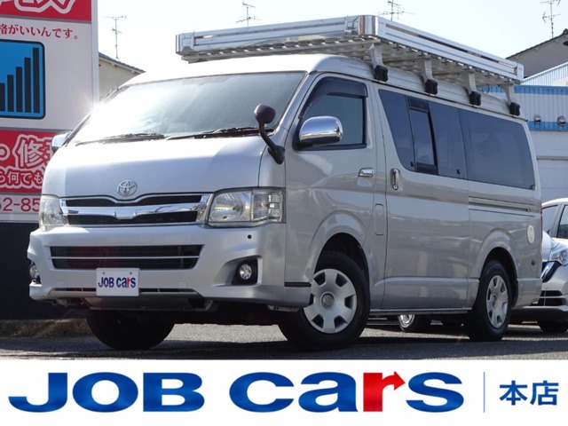 Toyota Hiace Van 1
