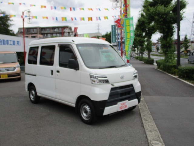 Daihatsu Hijet Cargo 1