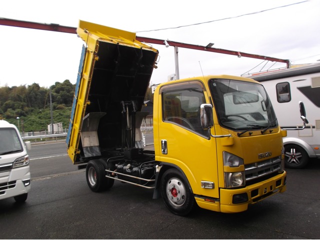 2008 Isuzu Elf