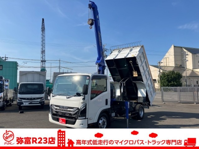 Isuzu Elf 1